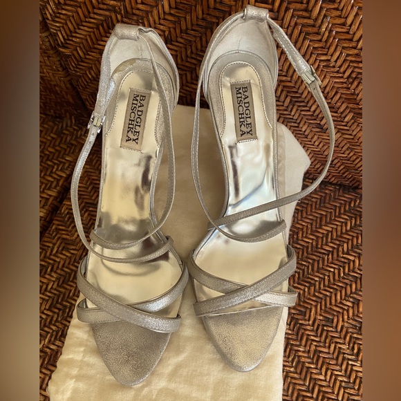 Badgley Mischka Silver Criss-Crossed Strapped Sandals - Picture 1 of 8